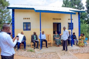 Très ému, Gatete Emmanuel a remercié Son Excellence le Président de la République pour la vision éclairée qu’il insufflle au peuple rwandais.