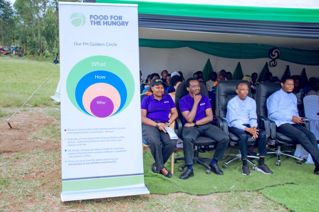 Quand l’épargne se transforme en richesse : Food for the Hungry propulse les groupes de Gatunda vers l’autonomie économique