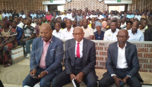 Quelques membres du bureau politique du CNL de 2019, avant l’audience à la Cour suprême/Photo Iwacu-burundi.org